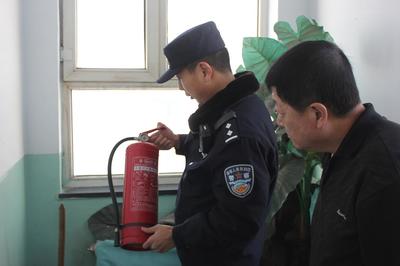 豐鎮(zhèn)車站派出所深入管內(nèi)單位開展春運(yùn)期間消防安全大檢查