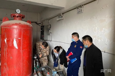 新疆昌吉:消防救援隊(duì)開展消防產(chǎn)品專項(xiàng)檢查